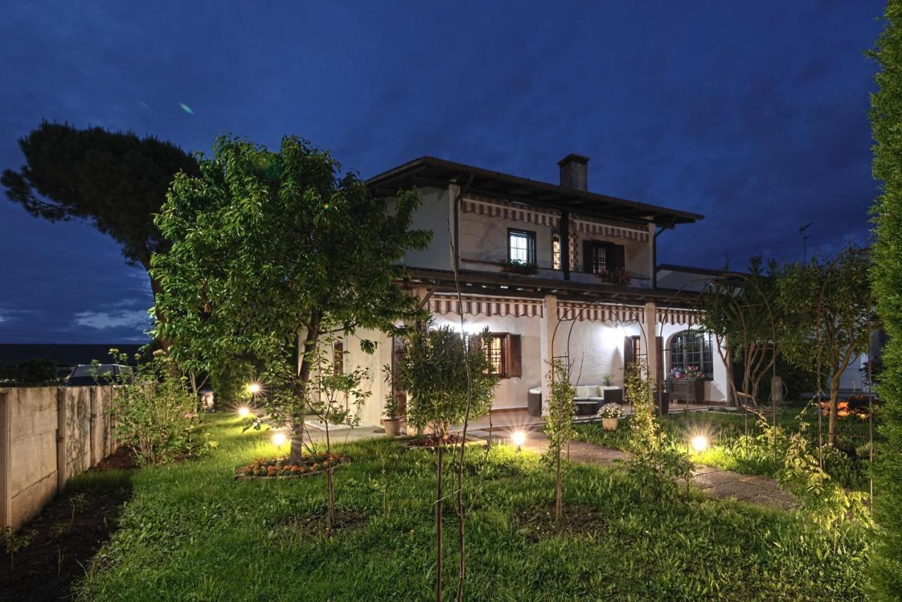 Vila Vecchia Favola House Quarto dʼAltino Exteriér fotografie